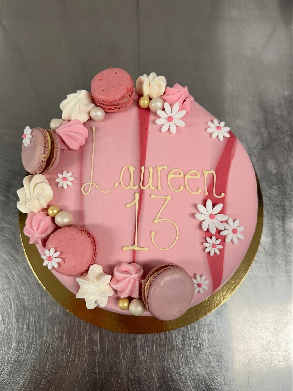 rose taart macarons